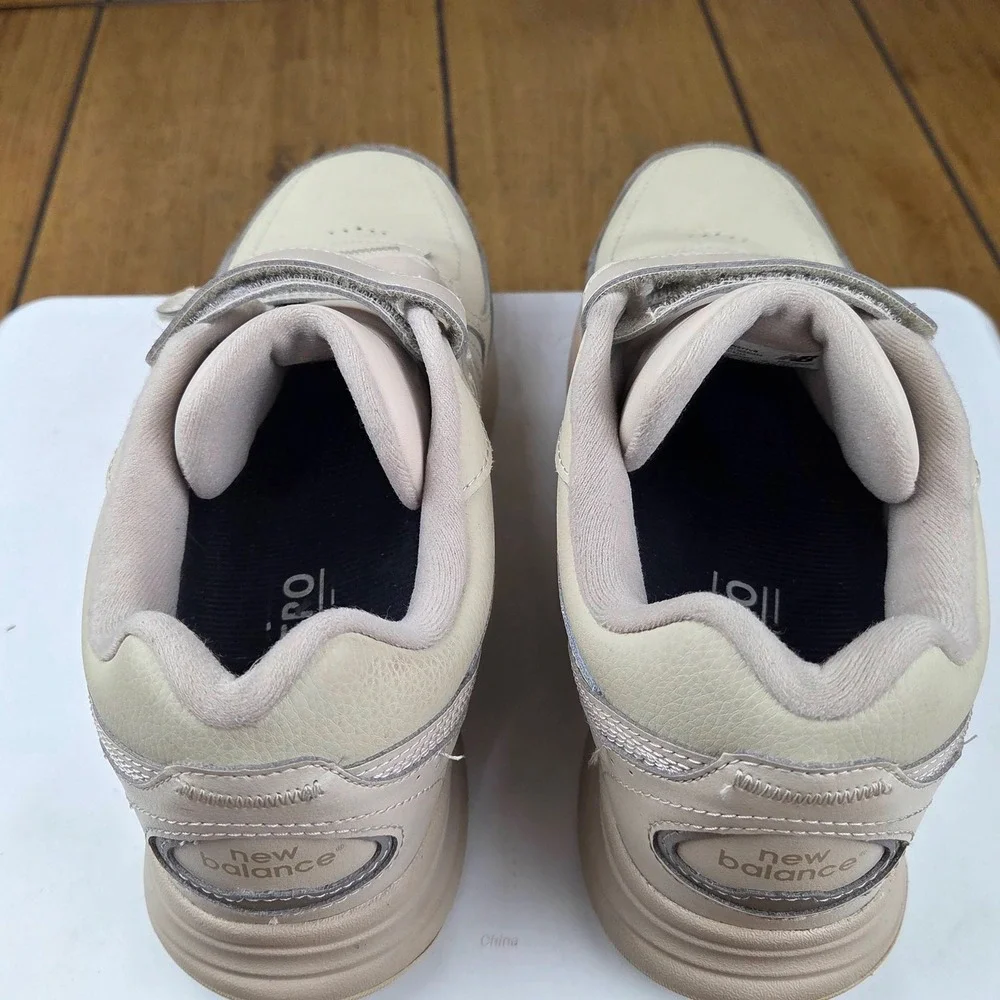 New Balance 577 Bone Beige Leather Walking Shoes Hook Loop MW577VB Mens 10 D